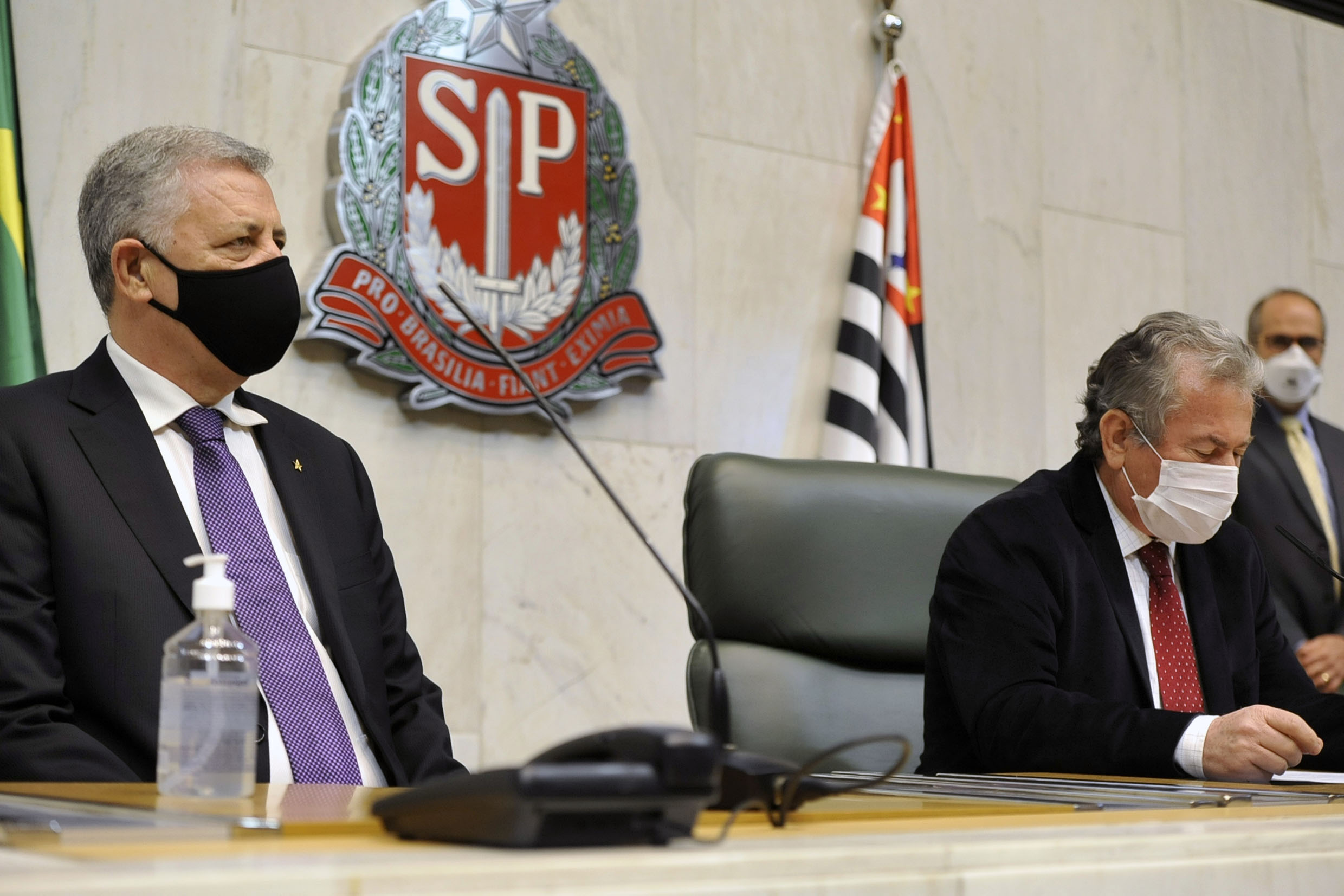 Após 18 meses do início da atual legislatura, o deputado conseguiu a validação da sua posse por meio de uma decisão do Tribunal Regional Eleitoral
